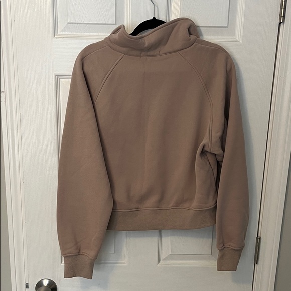 Automet Woman’s Half Zipped Cropped Pullover - Picture 4 of 5